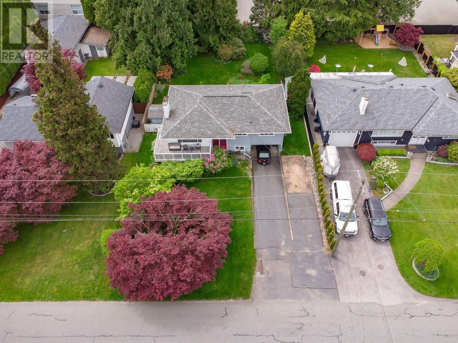 Photo 9 of 820 Crestwood Drive, Coquitlam BC