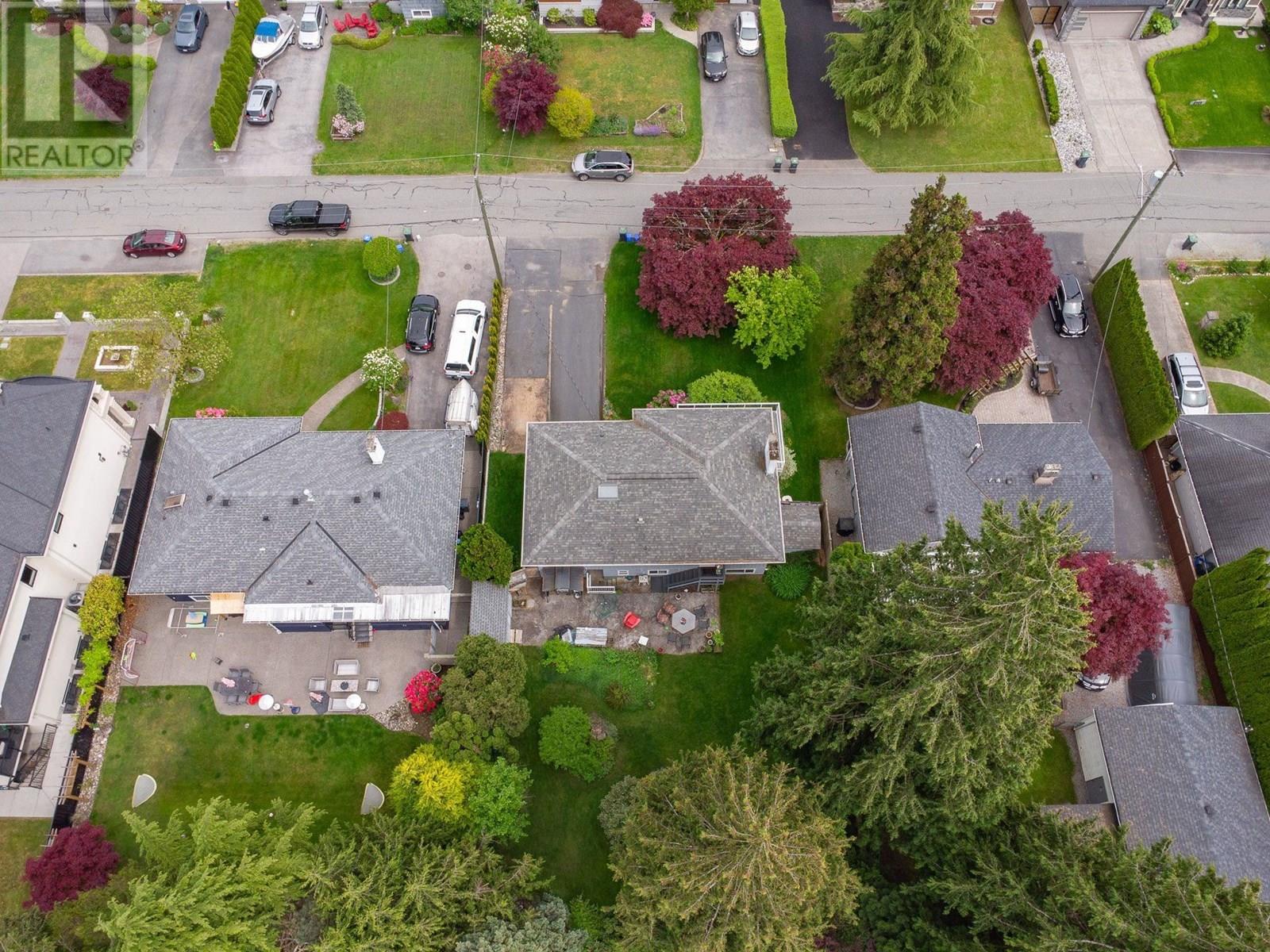 Photo 11 of 820 Crestwood Drive, Coquitlam BC