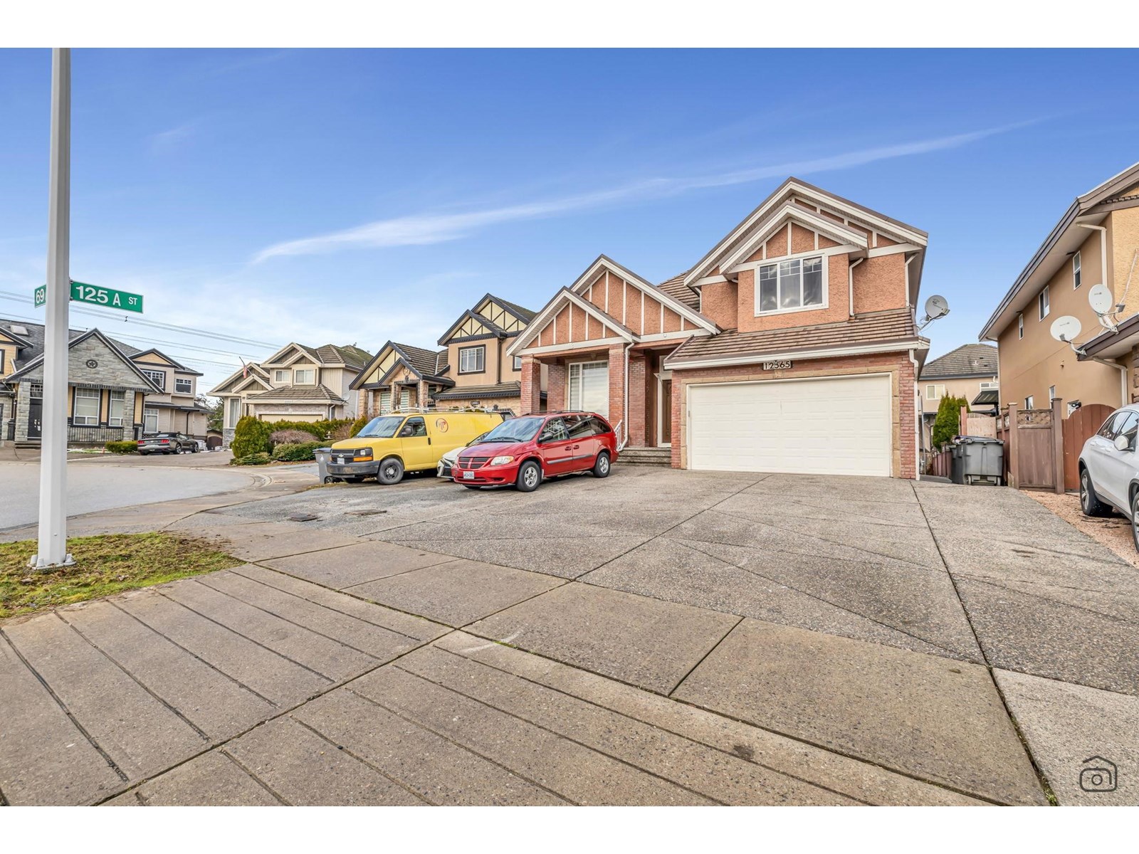Photo 2 of 12565 69 A Avenue, Surrey BC