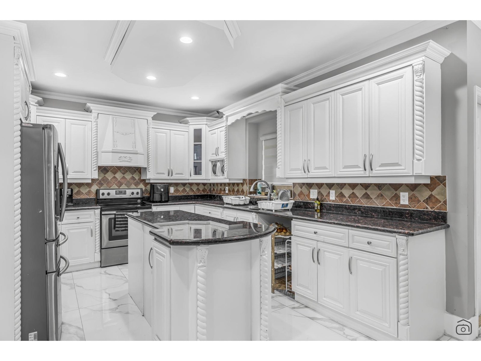 Photo 11 of 12565 69 A Avenue, Surrey BC
