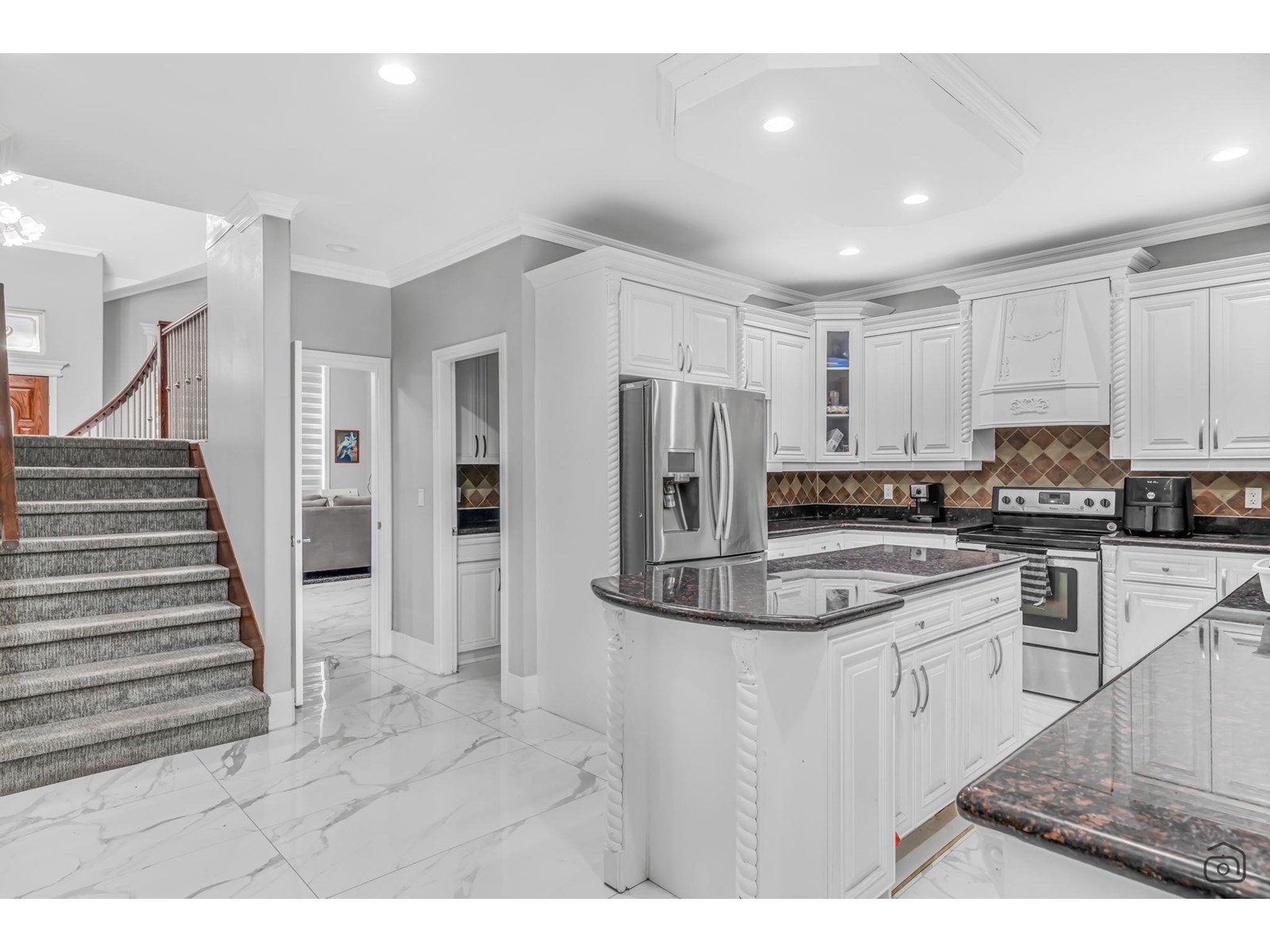 Photo 12 of 12565 69 A Avenue, Surrey BC