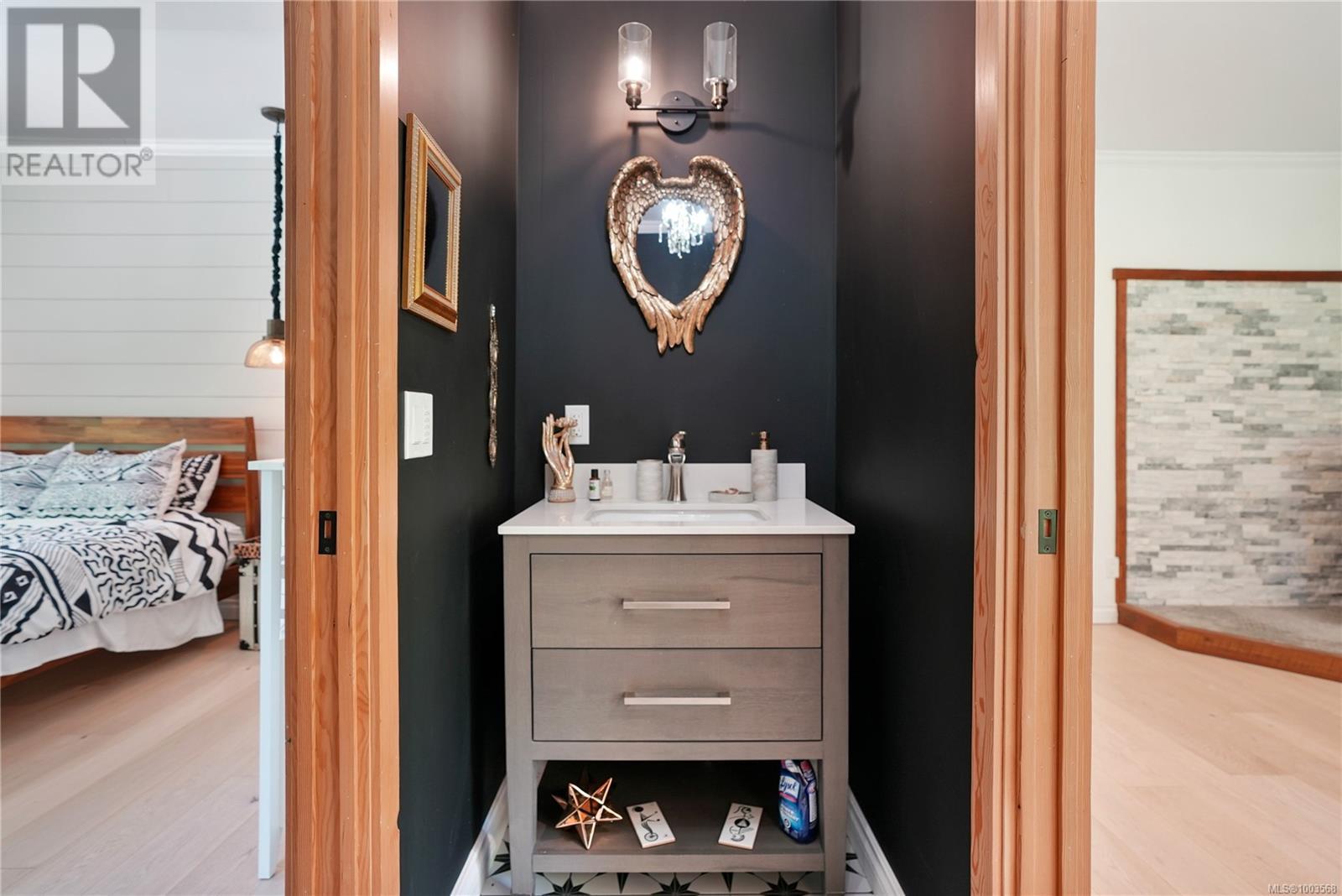 315 Booth Canal Rd, Salt Spring