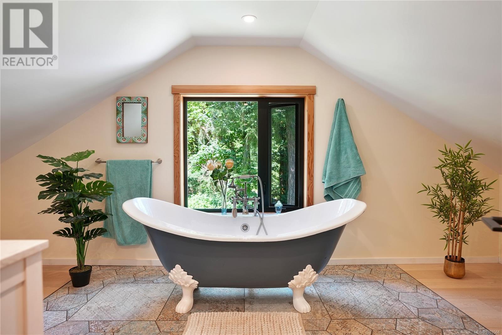 315 Booth Canal Rd, Salt Spring