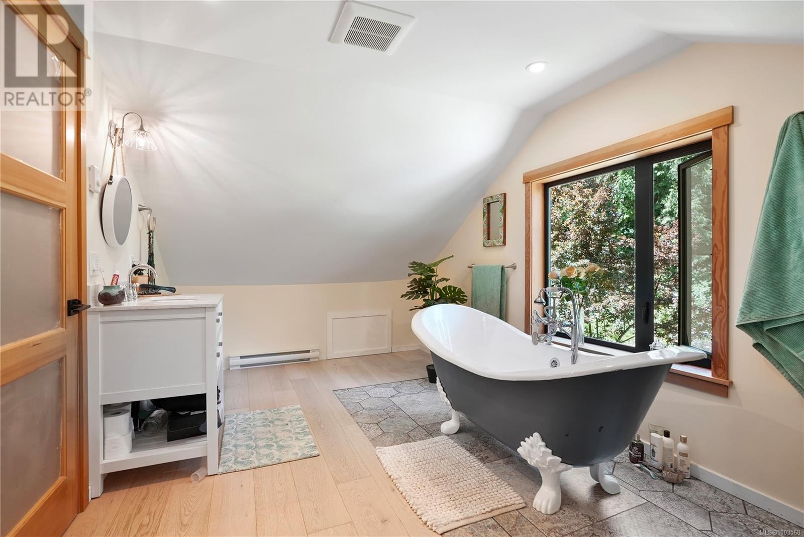 315 Booth Canal Rd, Salt Spring
