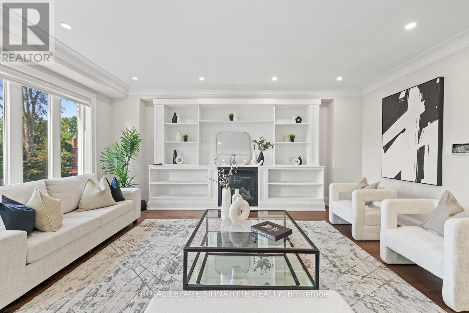 Single Family House for Sale in A DENTON AVENUE Toronto (Oakridge) 