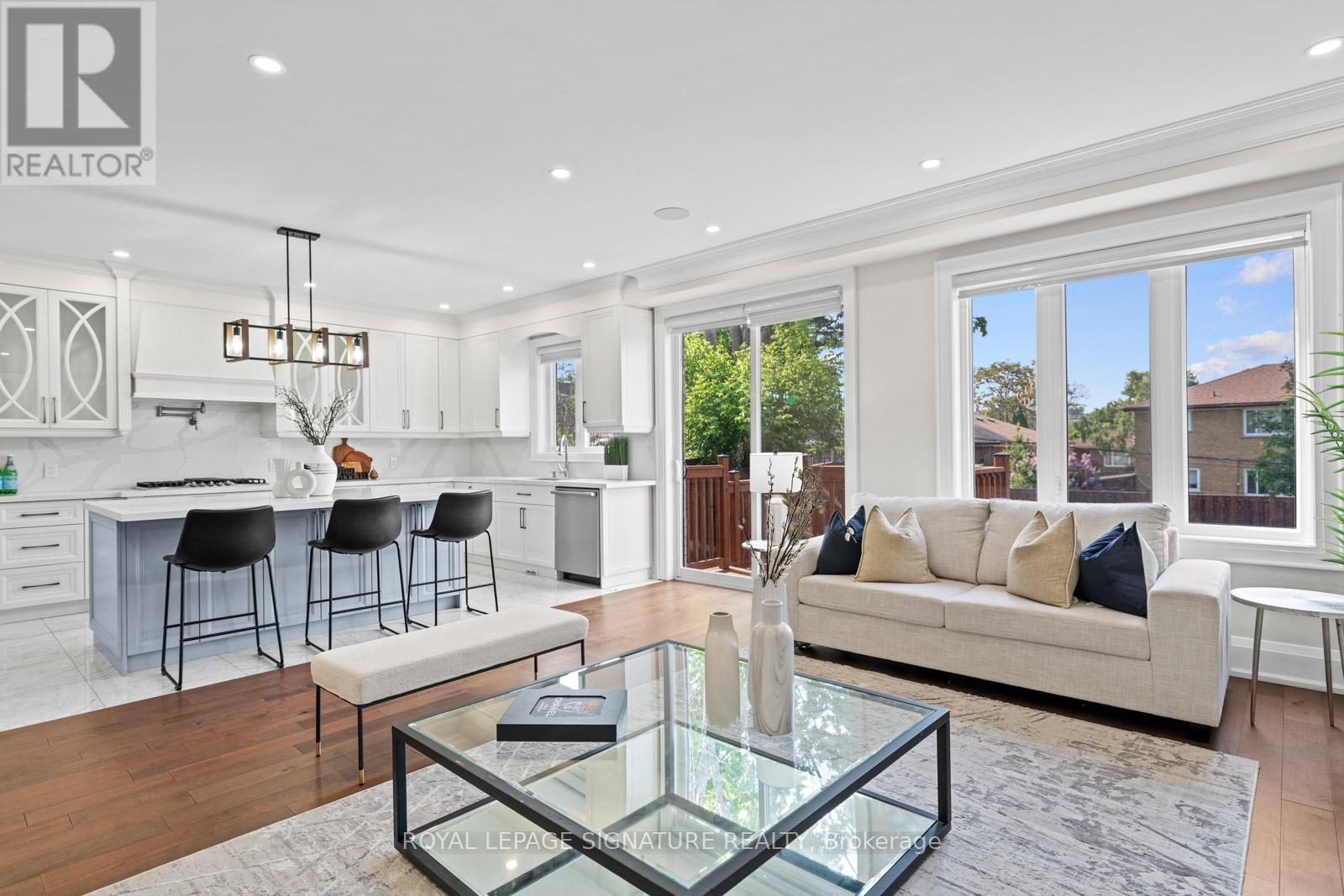 Single Family House for Sale in A DENTON AVENUE Toronto (Oakridge) 