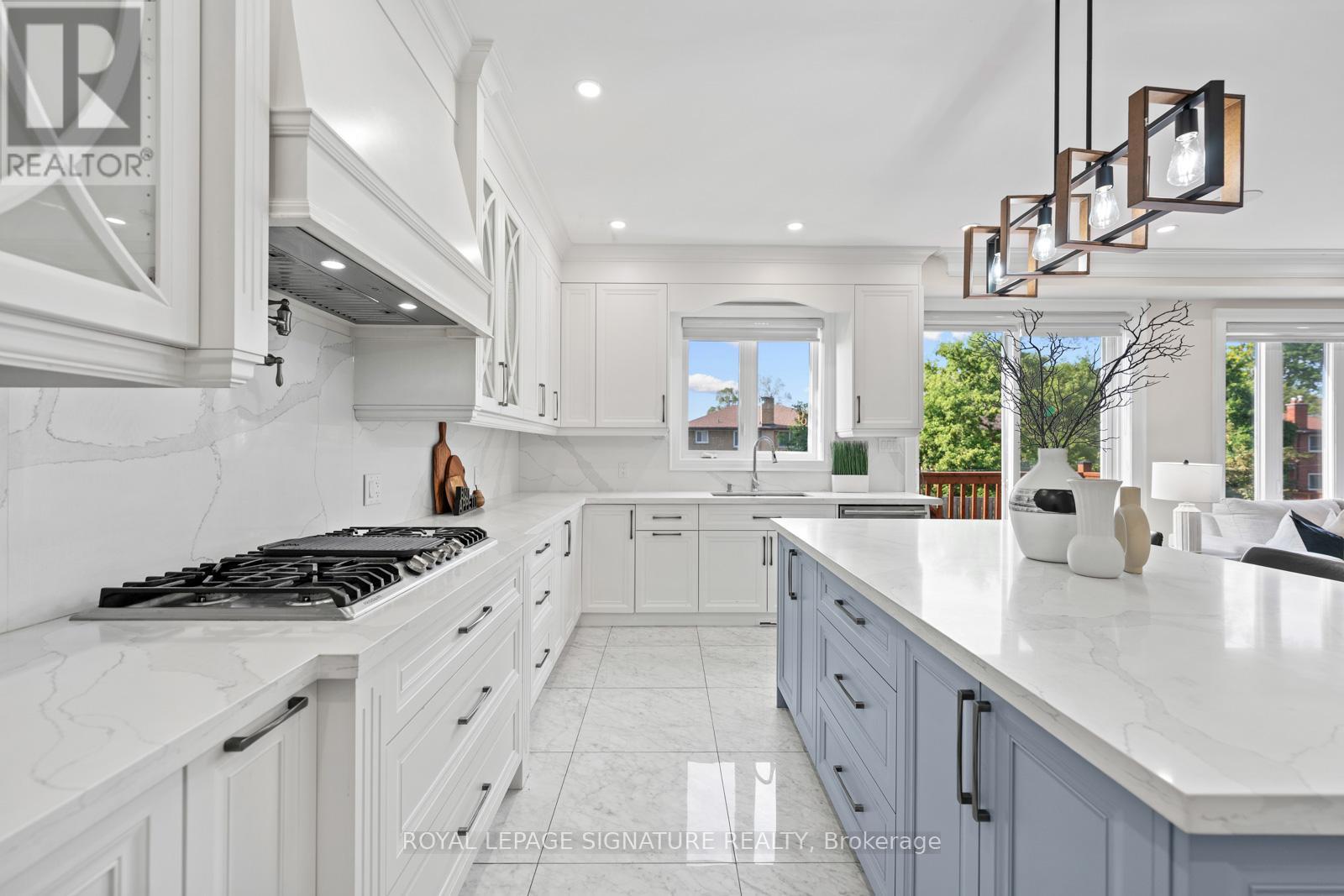 Single Family House for Sale in A DENTON AVENUE Toronto (Oakridge) 