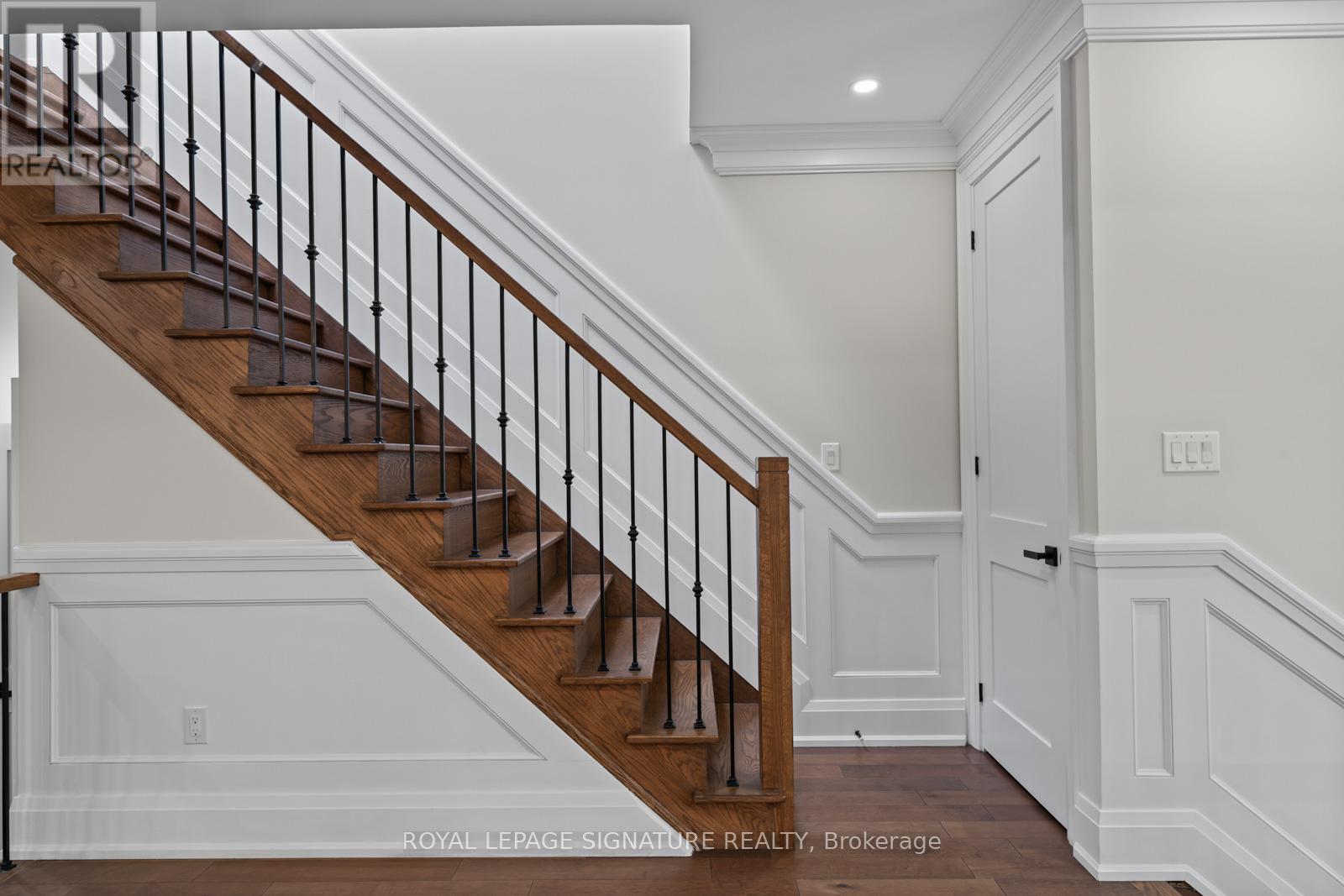 Single Family House for Sale in A DENTON AVENUE Toronto (Oakridge) 