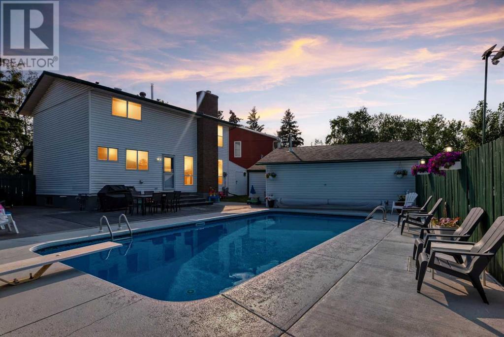 Single Family House for Sale in  Whitehorn Place NE Whitehorn Calgary 