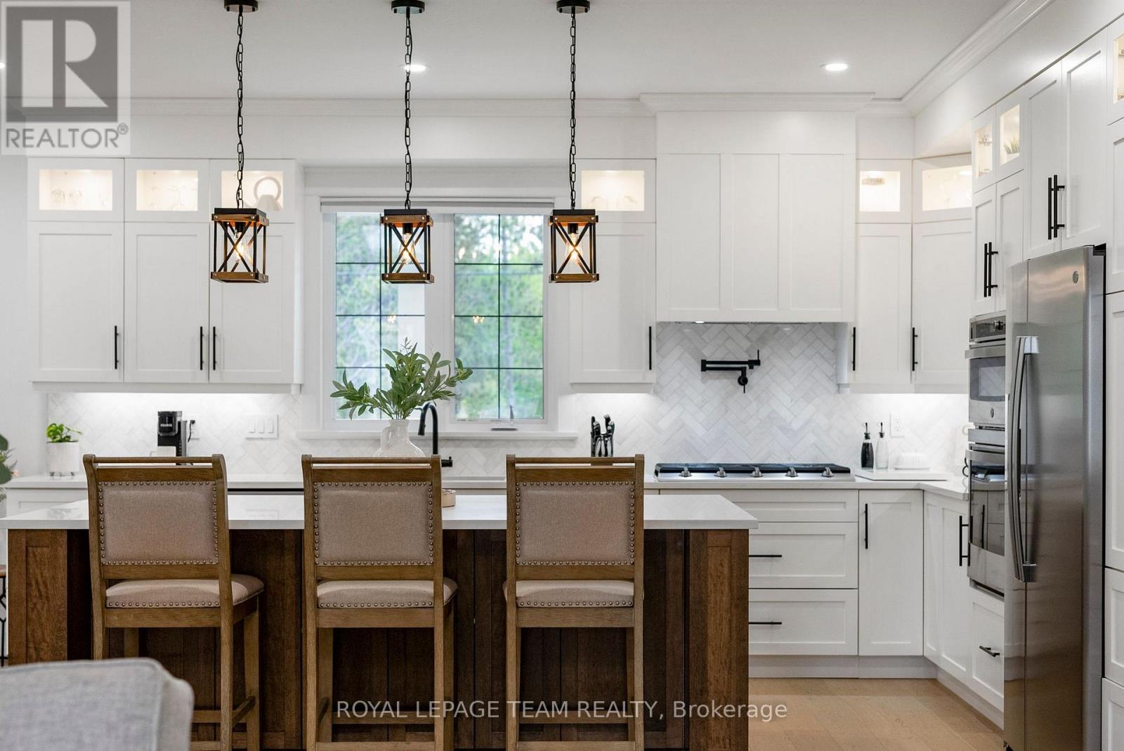 Photo 6 of 108 Royal Troon Lane, Ottawa ON