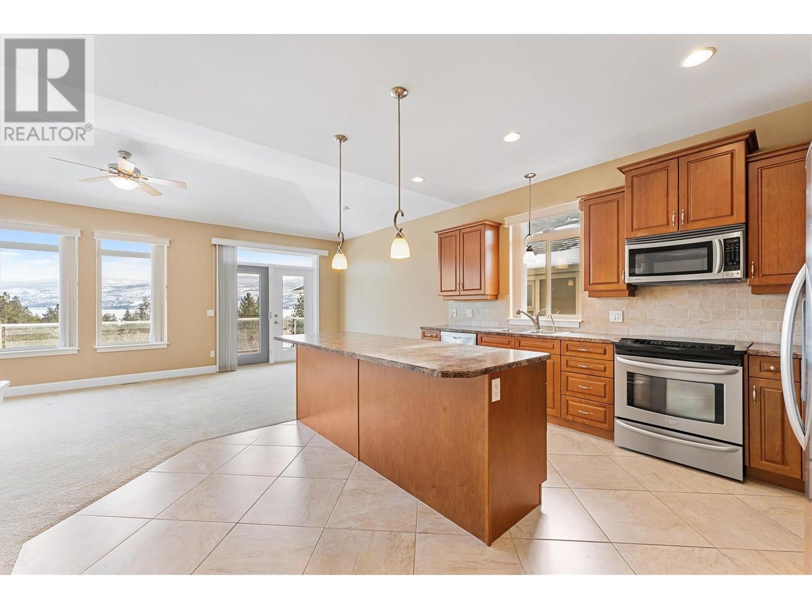 286 4035 Gellatly Road, West Kelowna