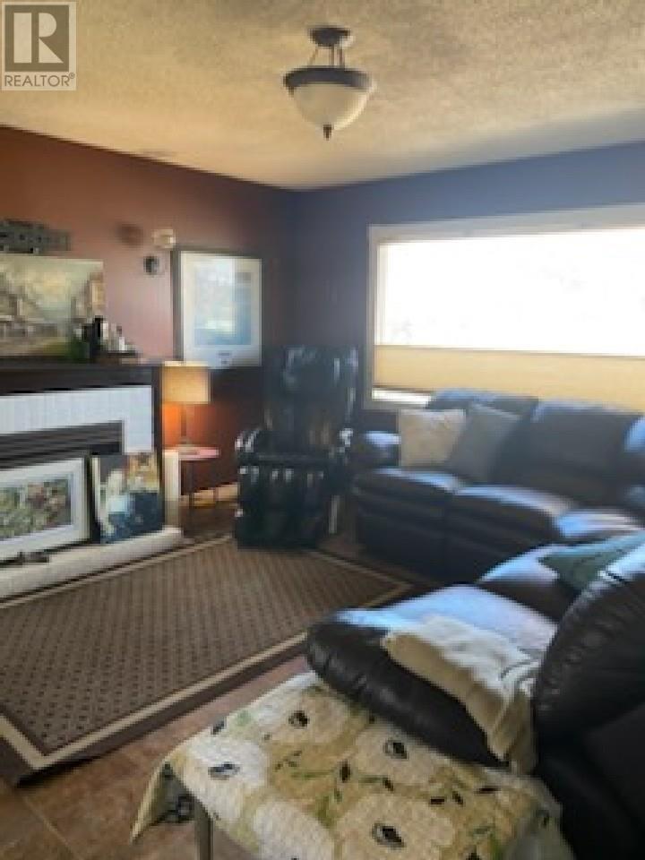 Photo 4 of 9516 95 Street, Fort St John BC