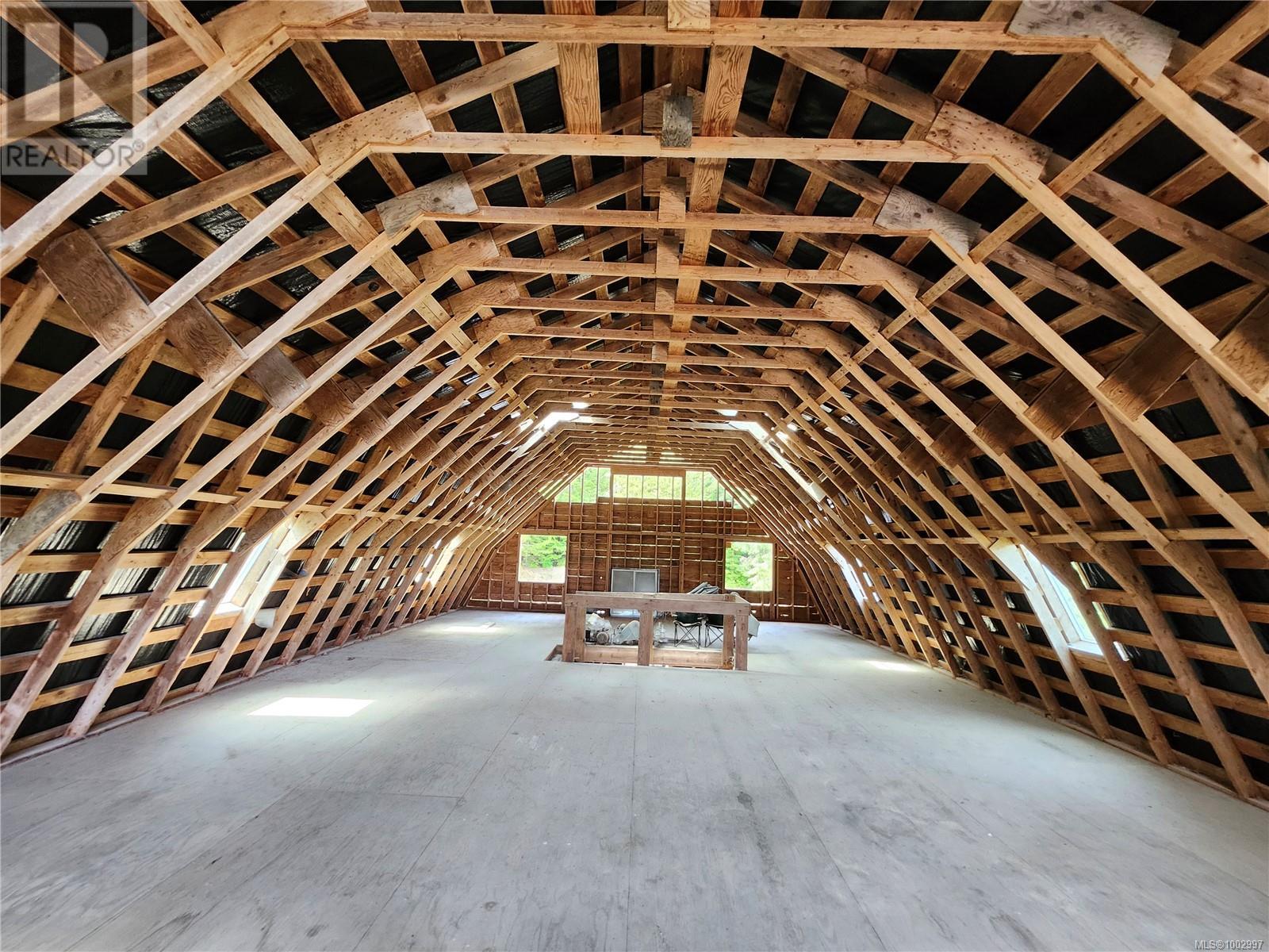 Photo 32 of 1075 Spider Lake Rd, Qualicum Beach BC