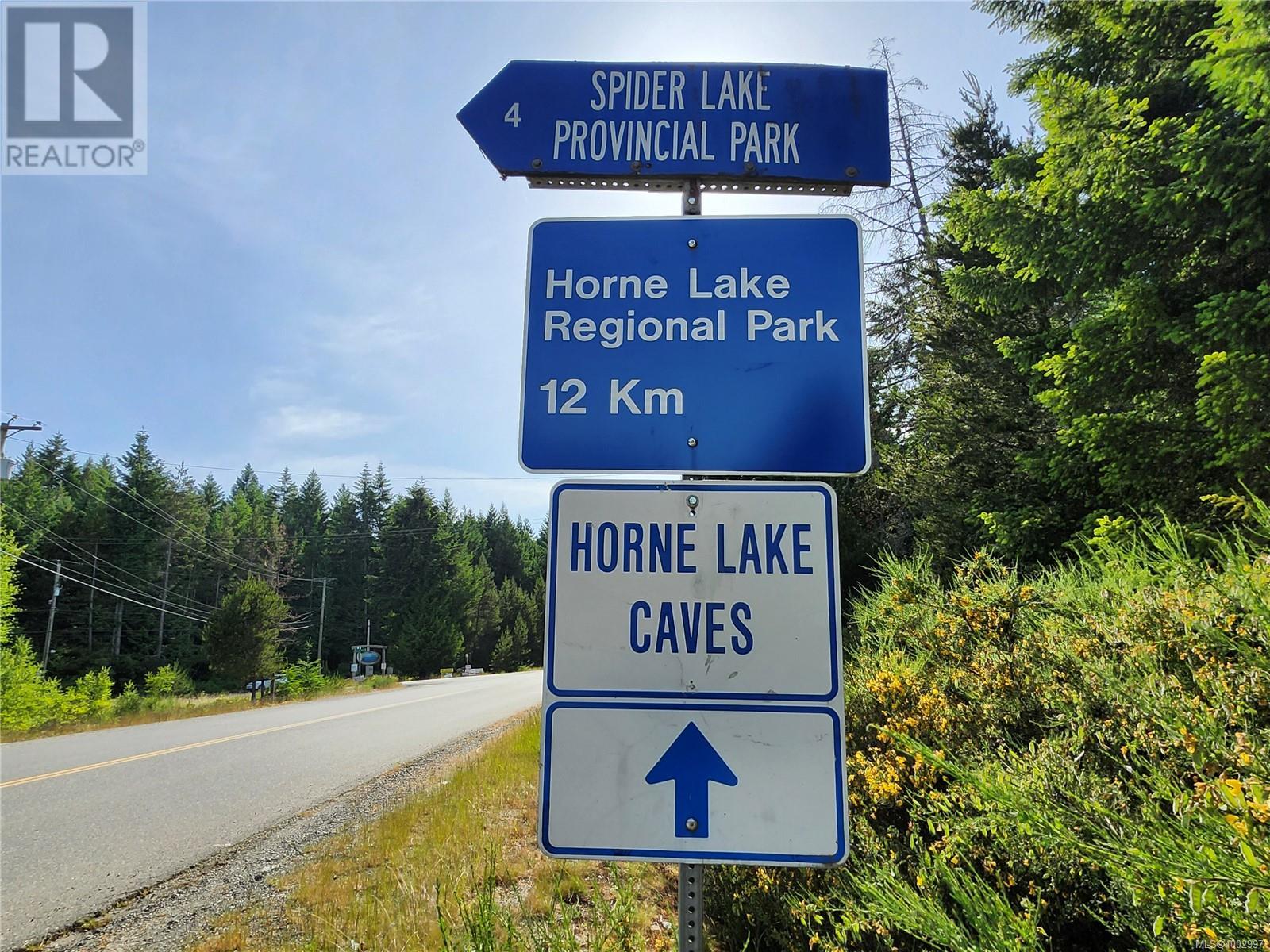 Photo 5 of 1075 Spider Lake Rd, Qualicum Beach BC