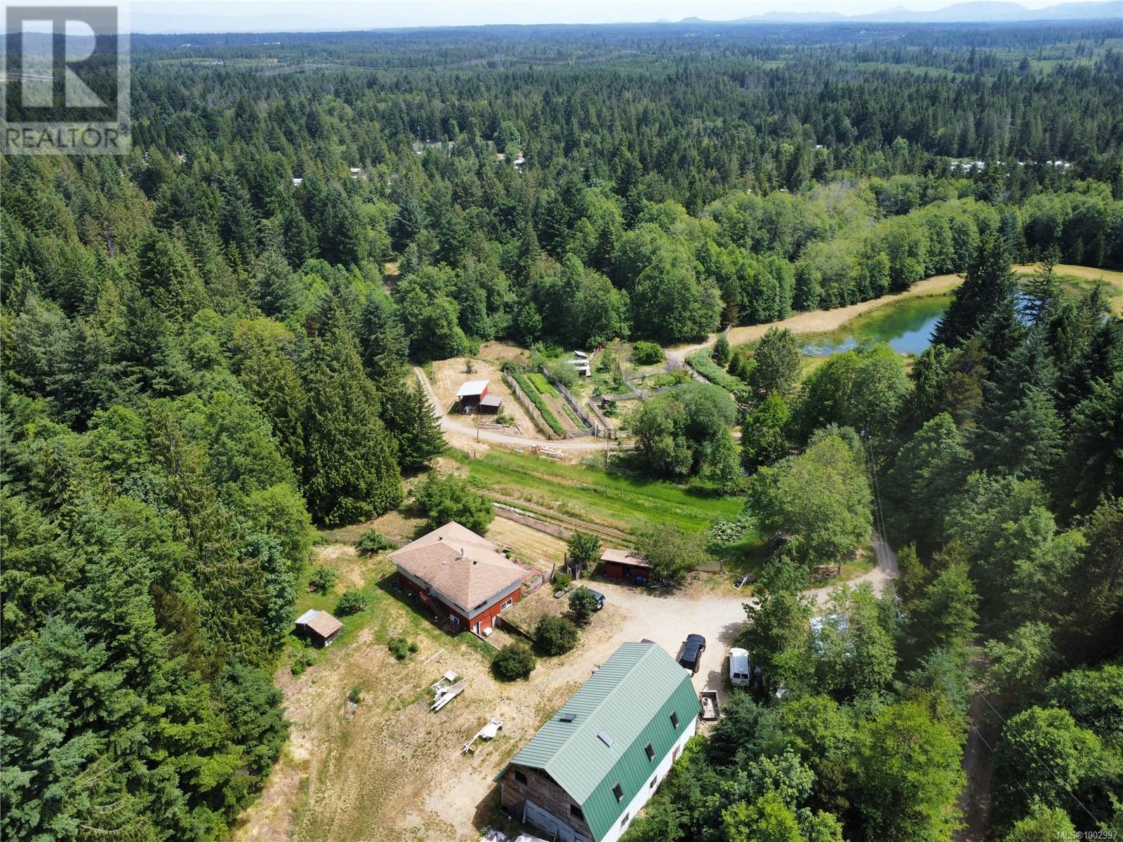Photo 2 of 1075 Spider Lake Rd, Qualicum Beach BC