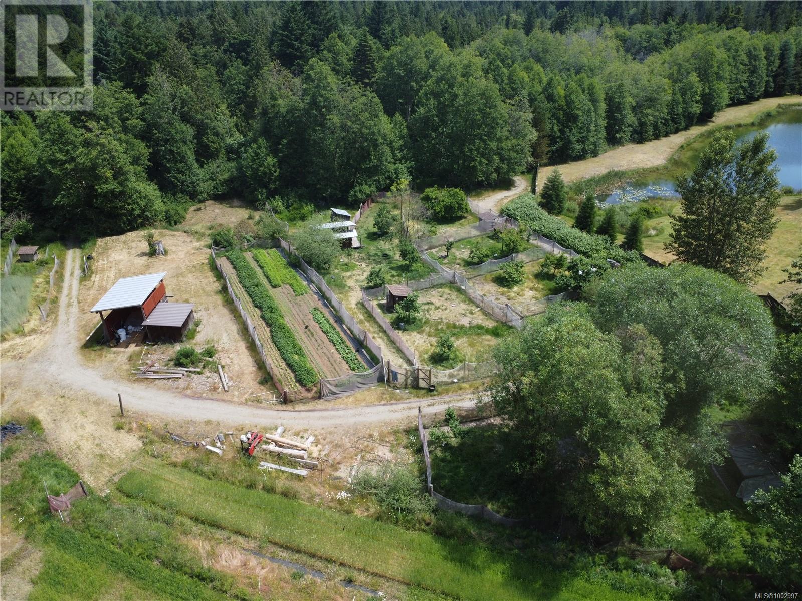 Photo 27 of 1075 Spider Lake Rd, Qualicum Beach BC