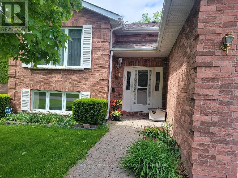 Photo 10 of 100 Selena Avenue, Belleville ON