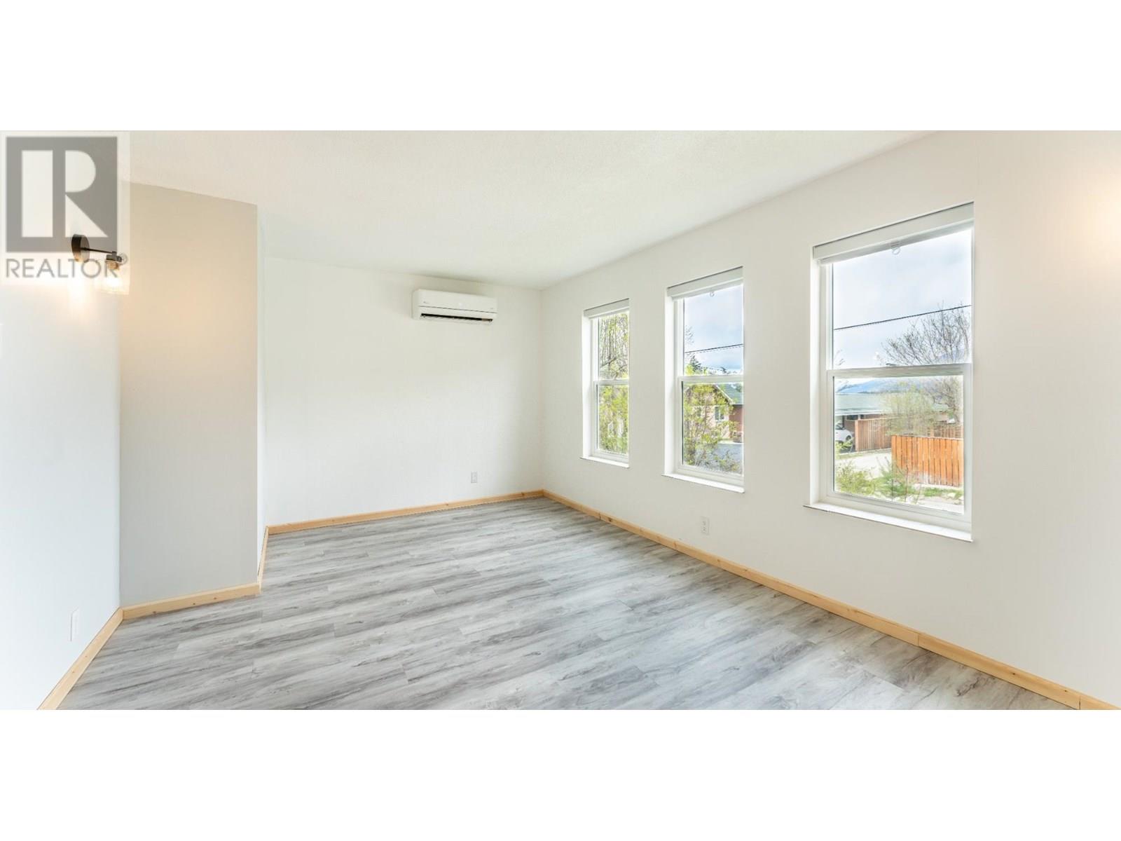 919 REGINA Street, Creston