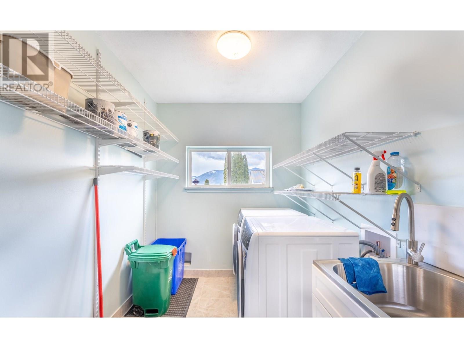 919 REGINA Street, Creston