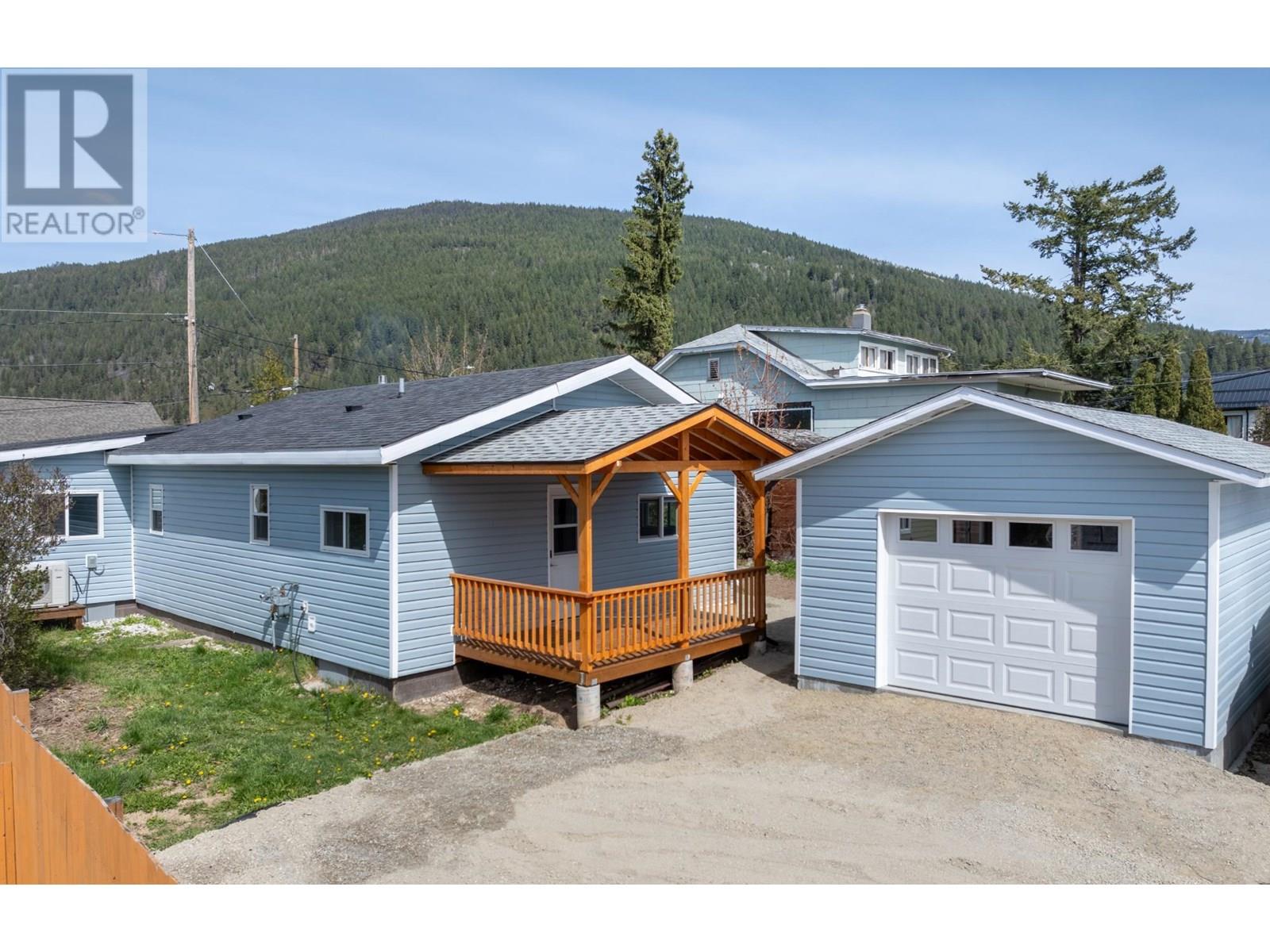 919 REGINA Street, Creston