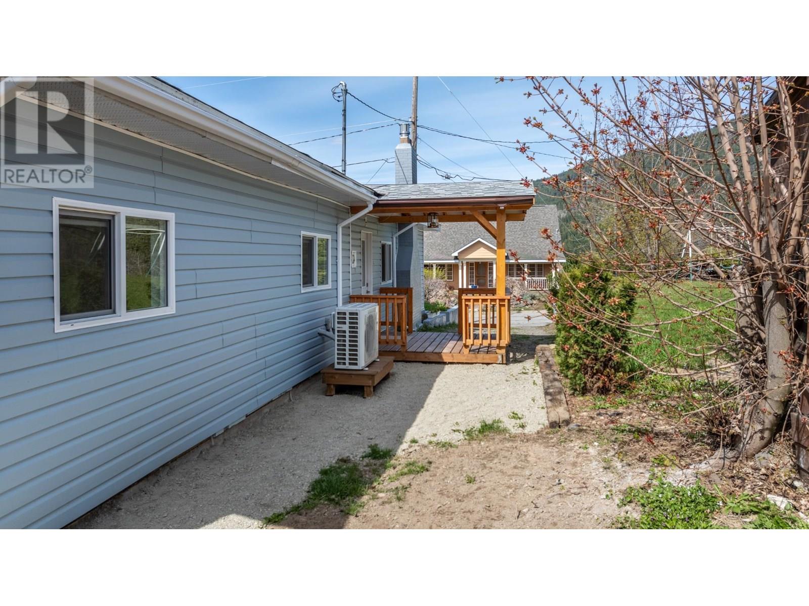 919 REGINA Street, Creston
