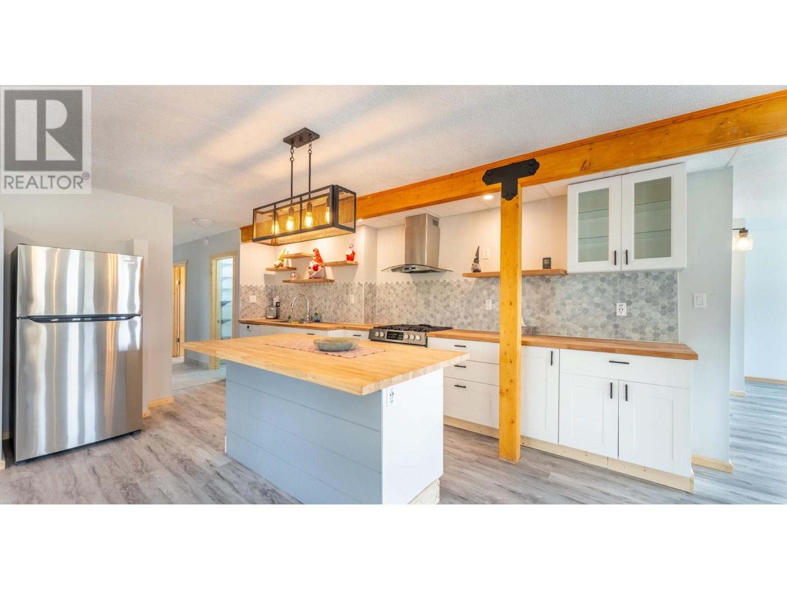 919 REGINA Street, Creston