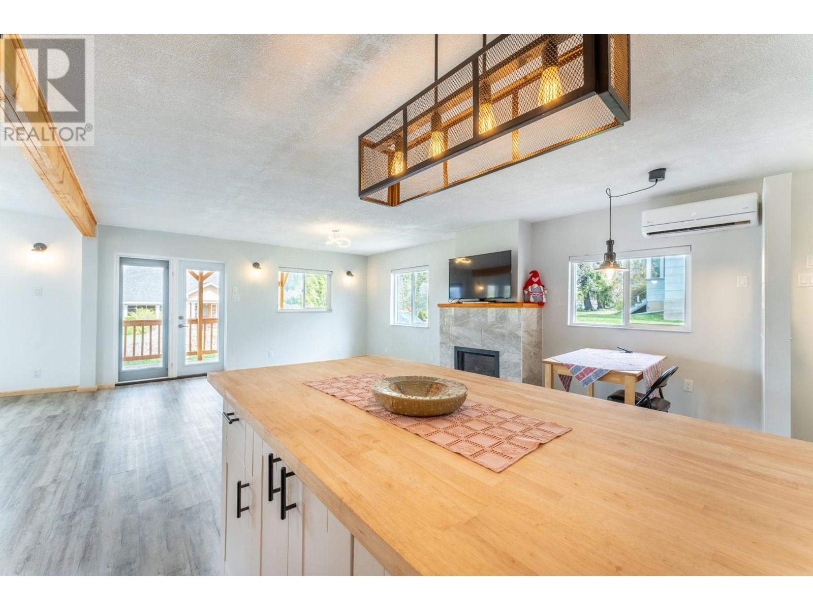 919 REGINA Street, Creston