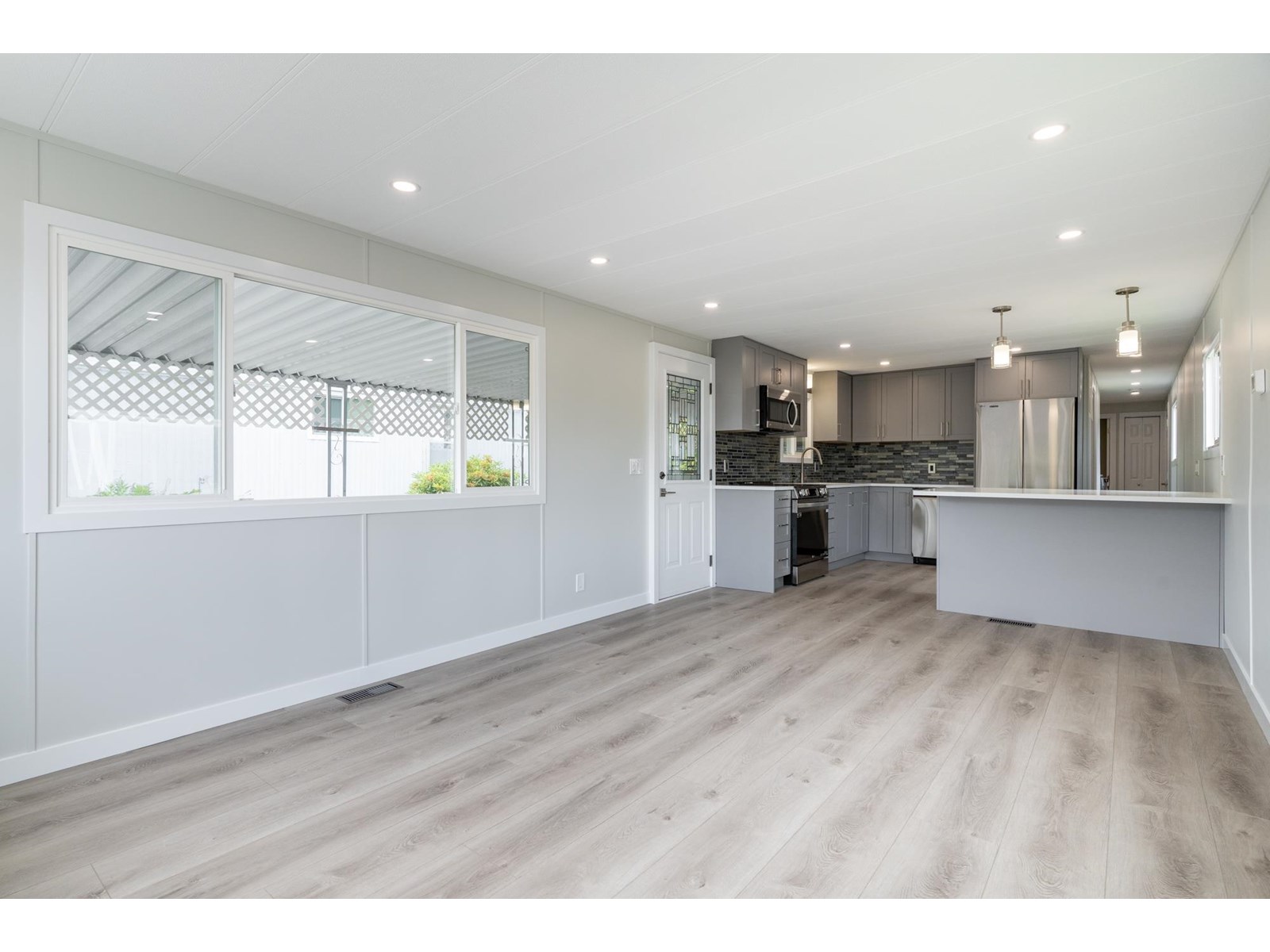 Photo 9 of 224 1840 160 Street, Surrey BC