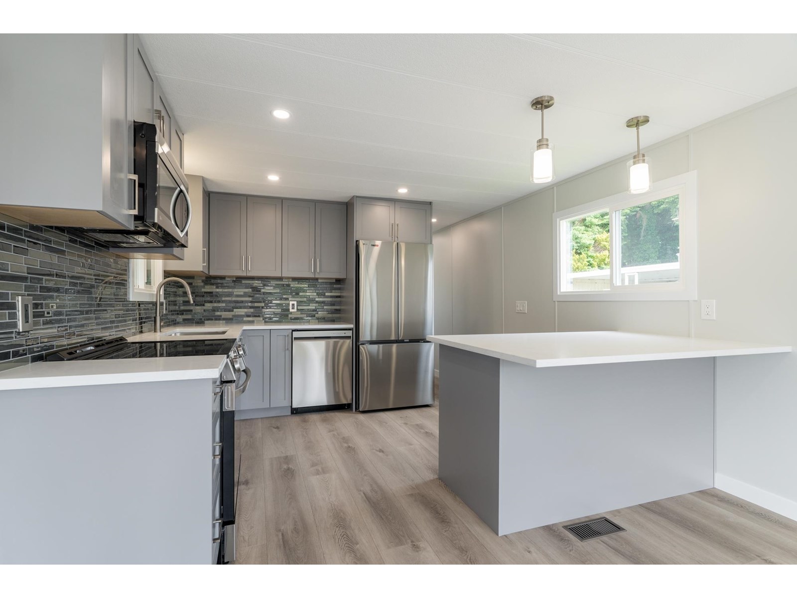 Photo 3 of 224 1840 160 Street, Surrey BC