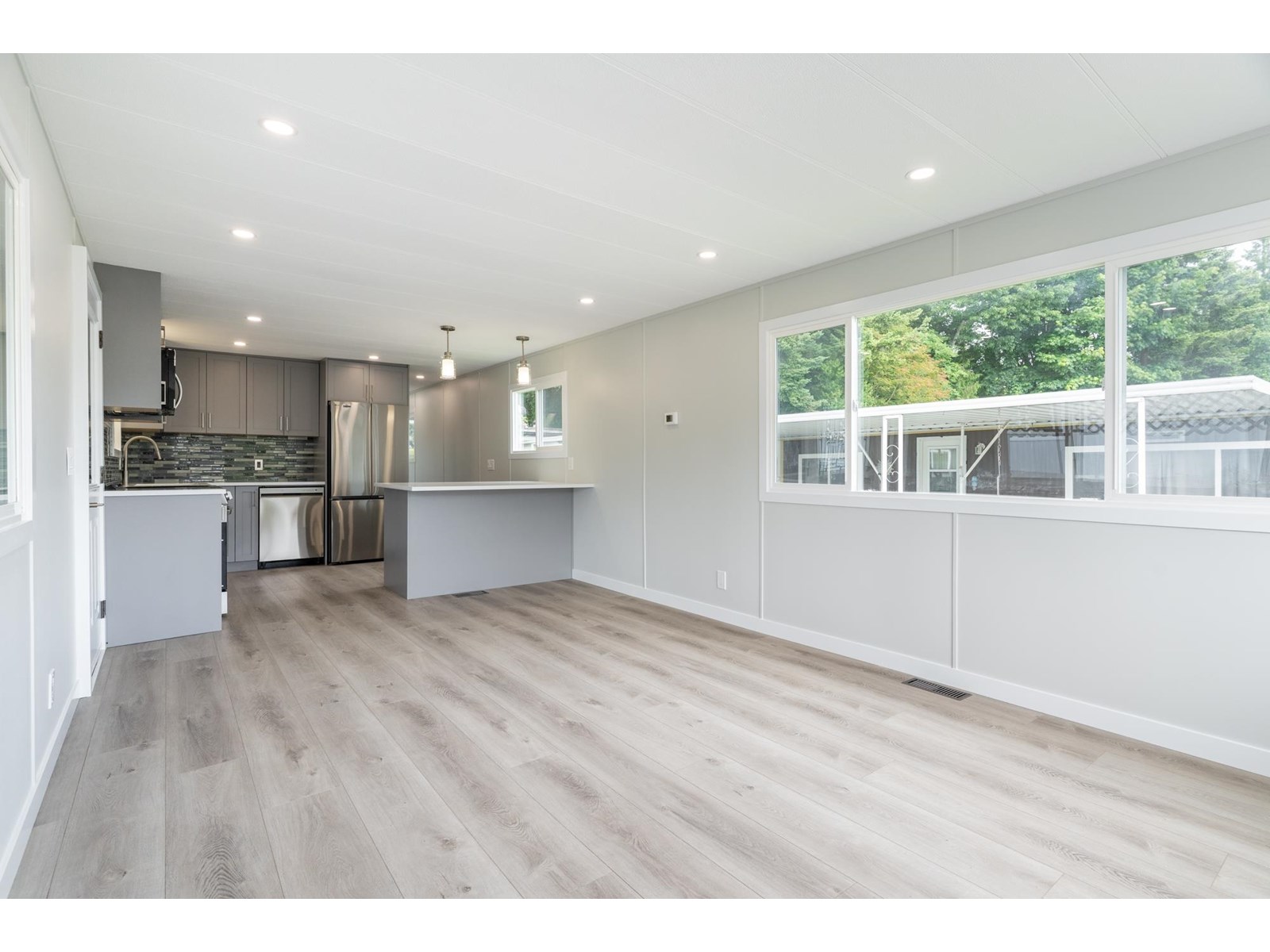 Photo 8 of 224 1840 160 Street, Surrey BC