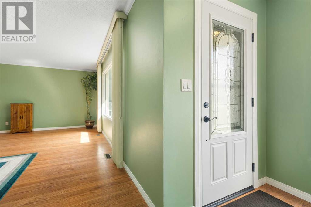 7419 Huntertown Crescent NW Photo 9 - Calgary Real Estate