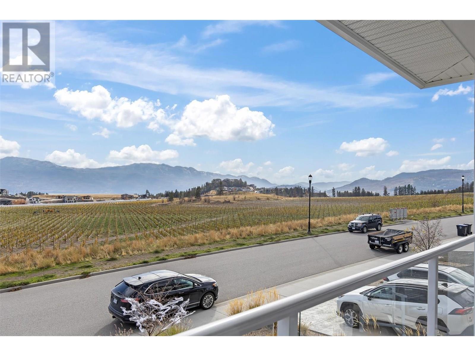  2612 Paramount Drive, West Kelowna