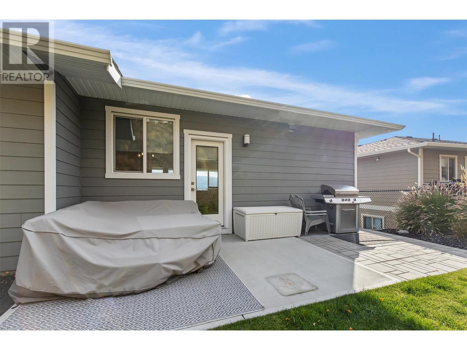  2612 Paramount Drive, West Kelowna