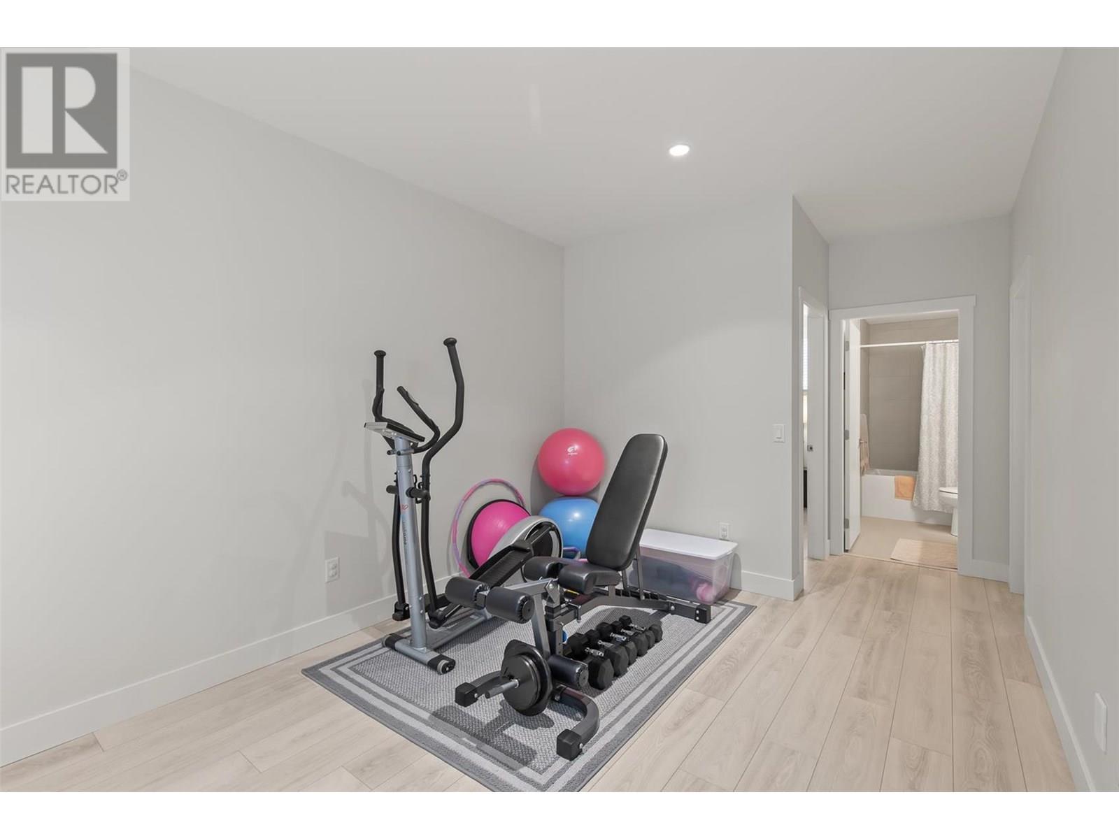  2612 Paramount Drive, West Kelowna