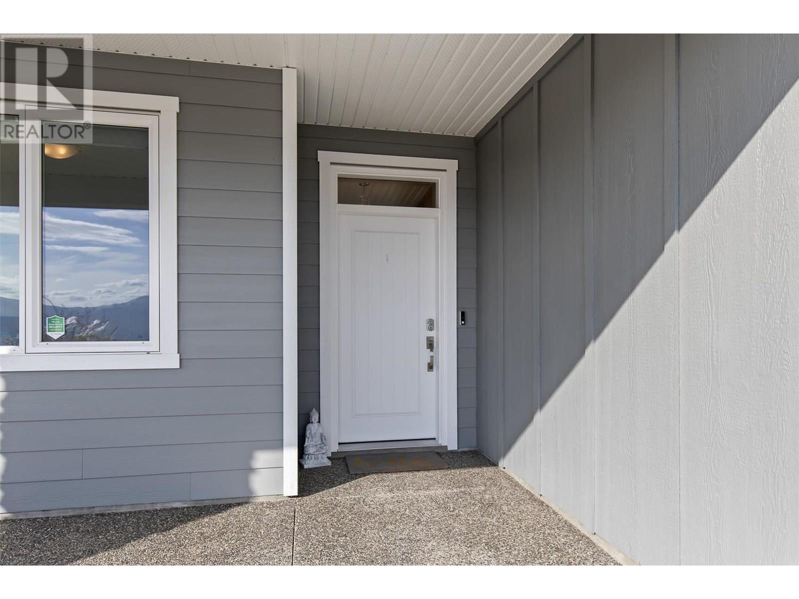  2612 Paramount Drive, West Kelowna