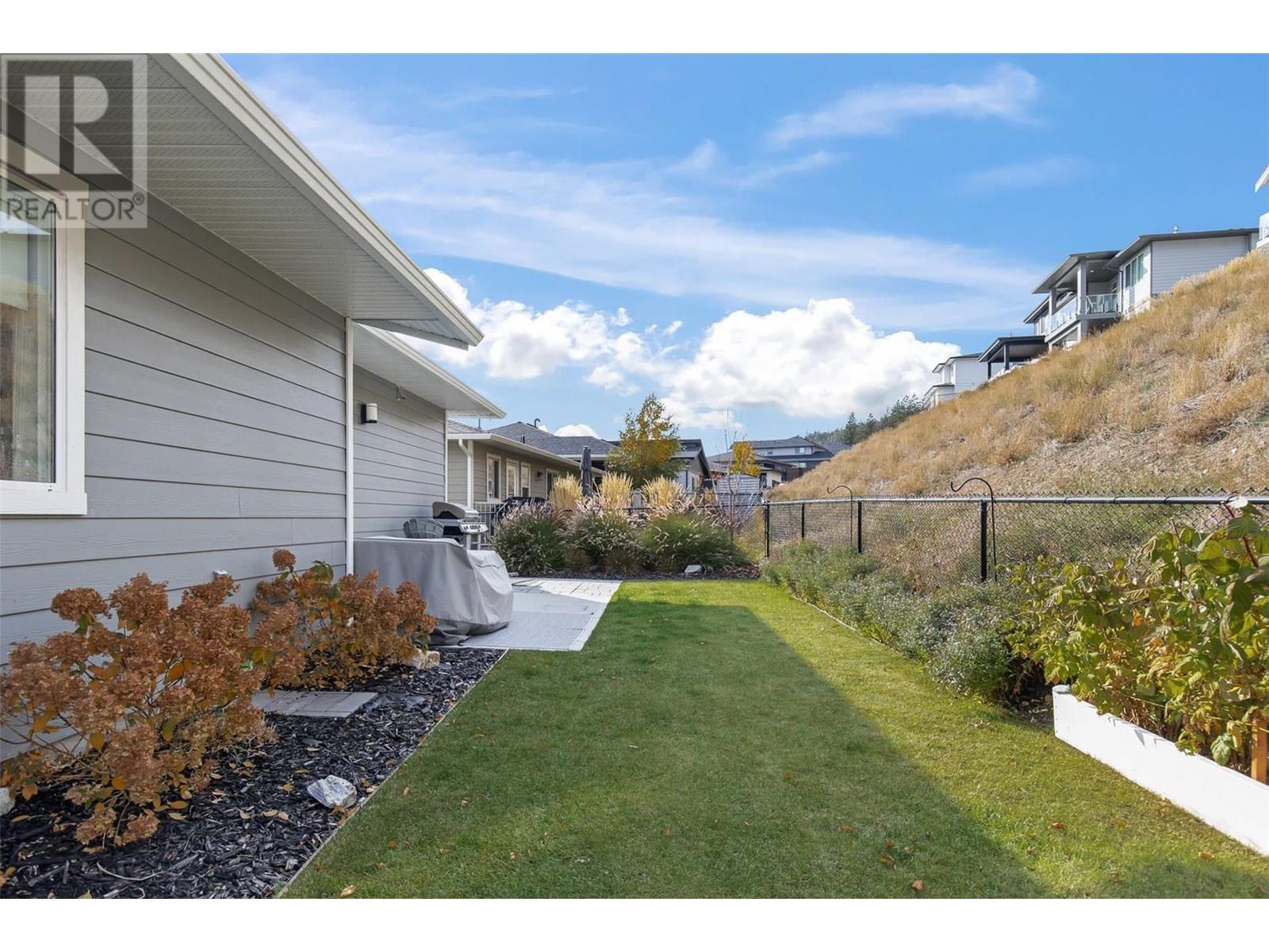  2612 Paramount Drive, West Kelowna