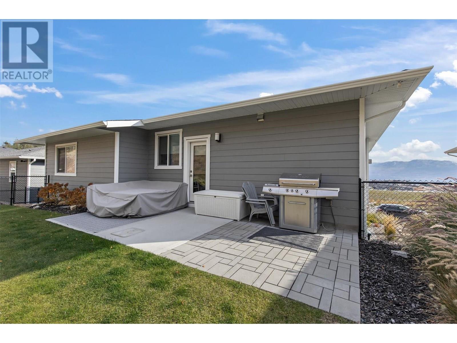  2612 Paramount Drive, West Kelowna