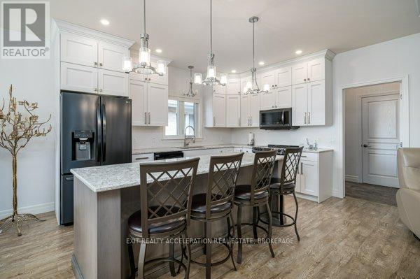 Photo 16 of 10 Briarwood Crescent, Greater Napanee ON