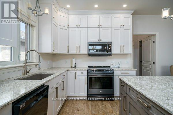 Photo 20 of 10 Briarwood Crescent, Greater Napanee ON
