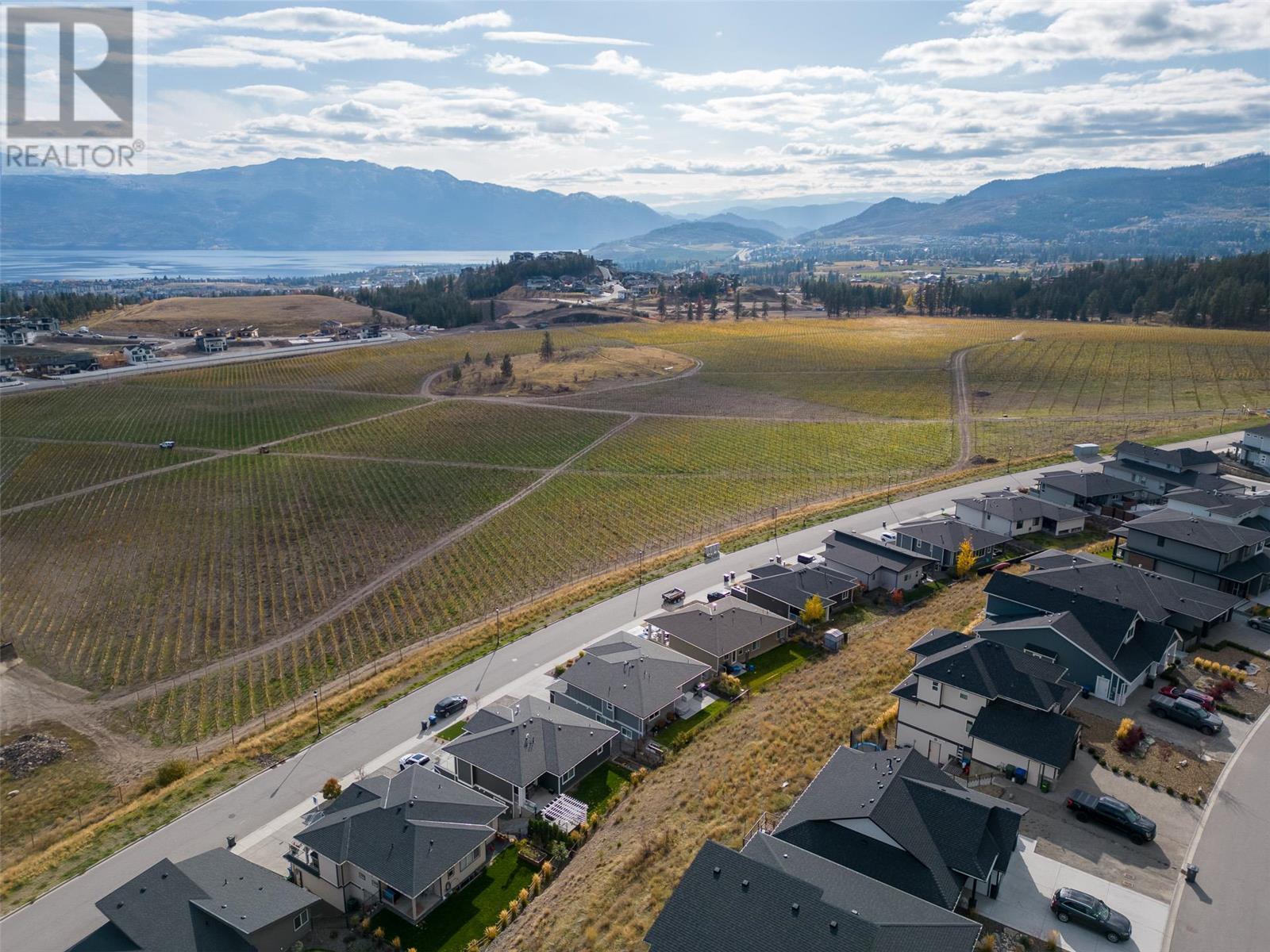  2612 Paramount Drive, West Kelowna