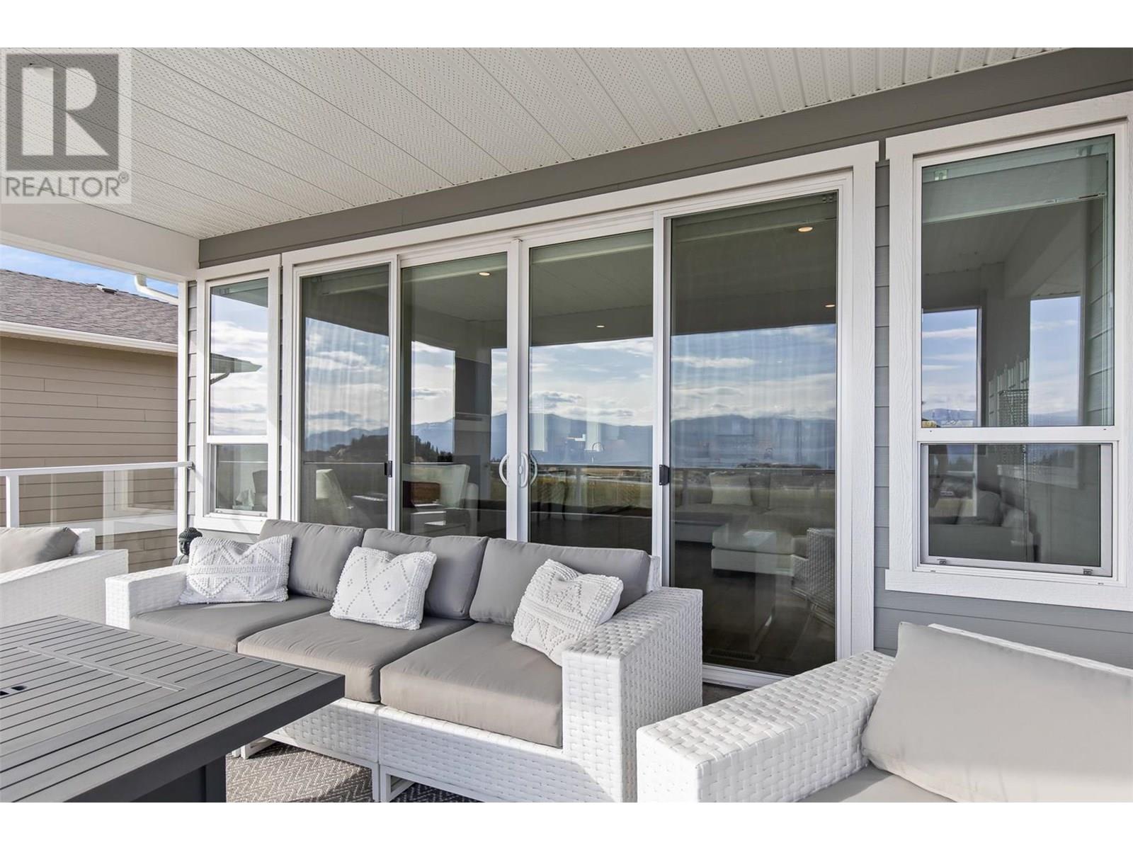  2612 Paramount Drive, West Kelowna