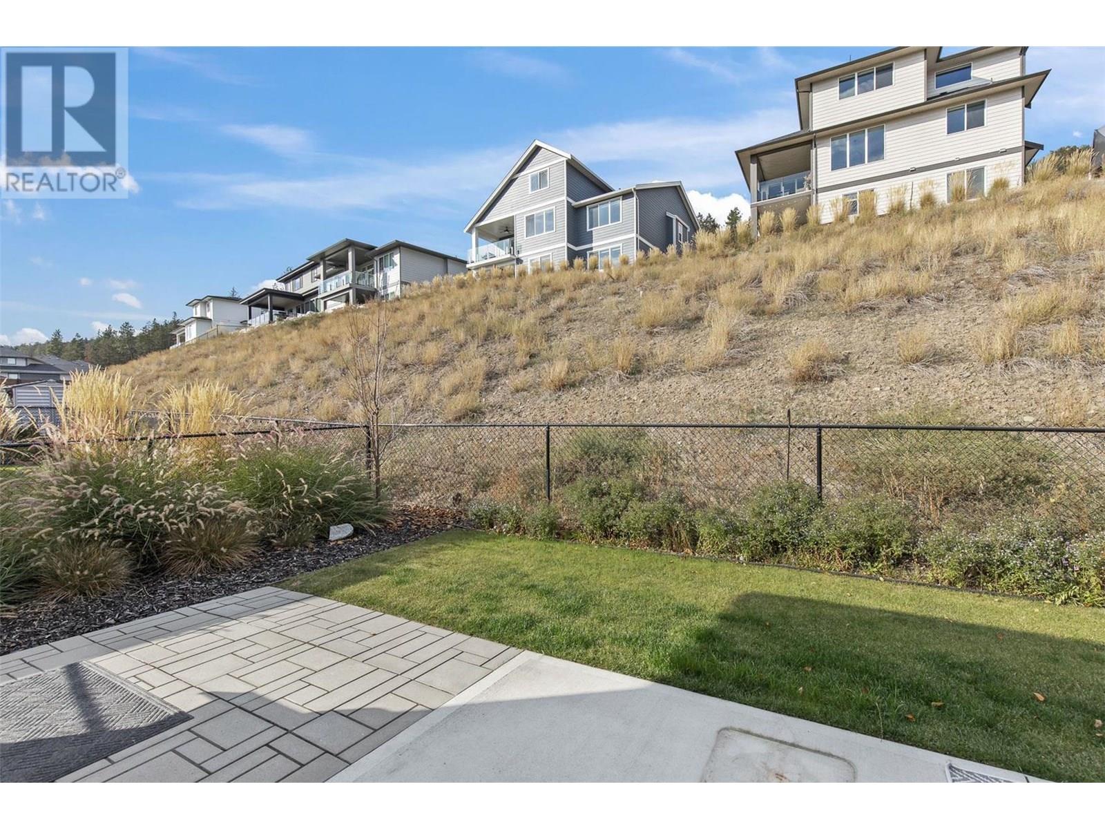  2612 Paramount Drive, West Kelowna