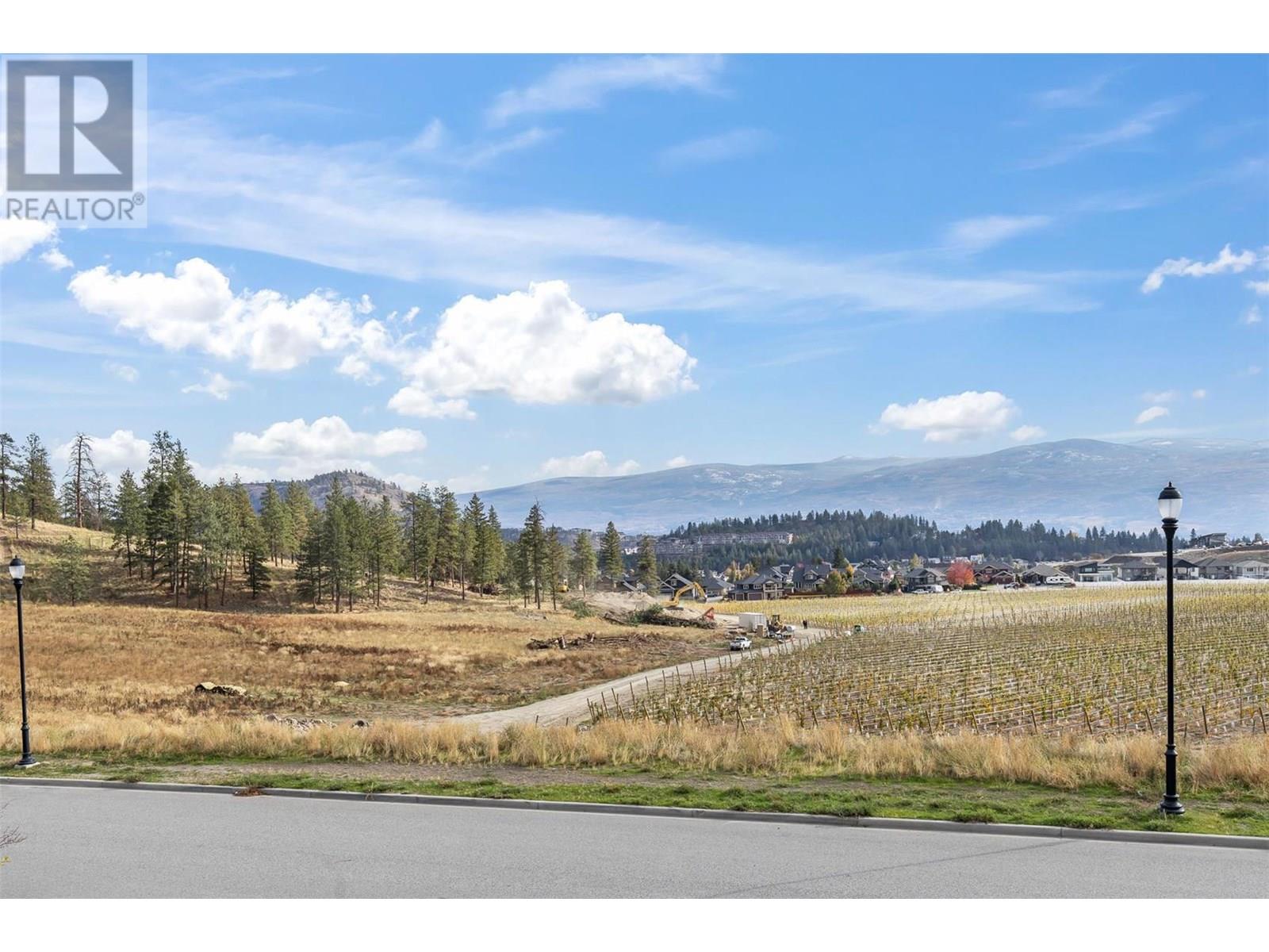  2612 Paramount Drive, West Kelowna