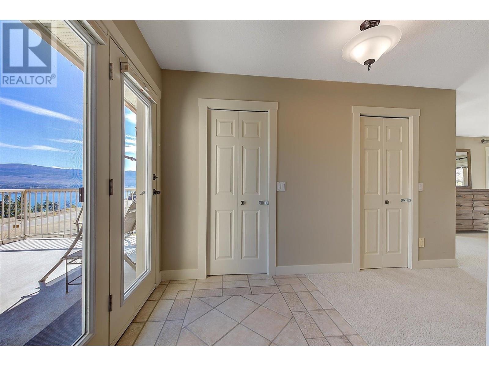  2341 Thacker Drive, West Kelowna