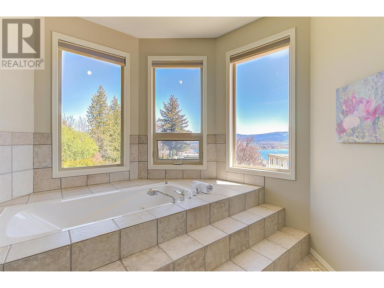  2341 Thacker Drive, West Kelowna