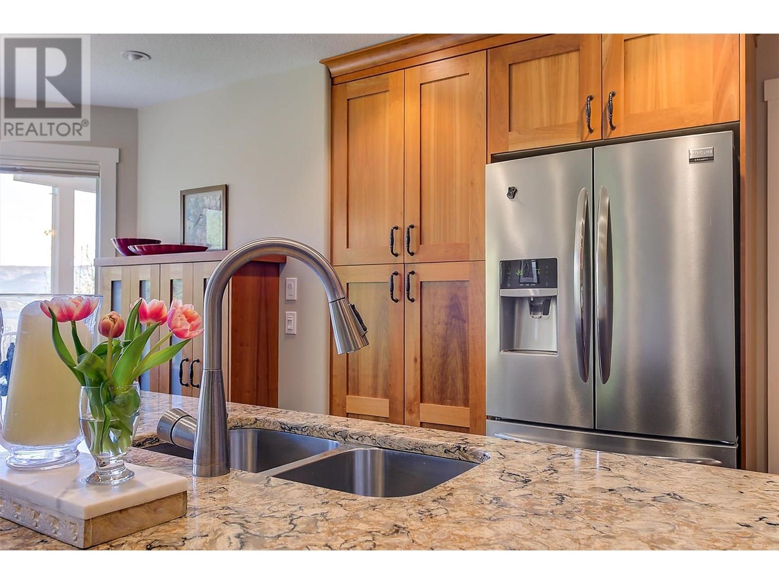  2341 Thacker Drive, West Kelowna