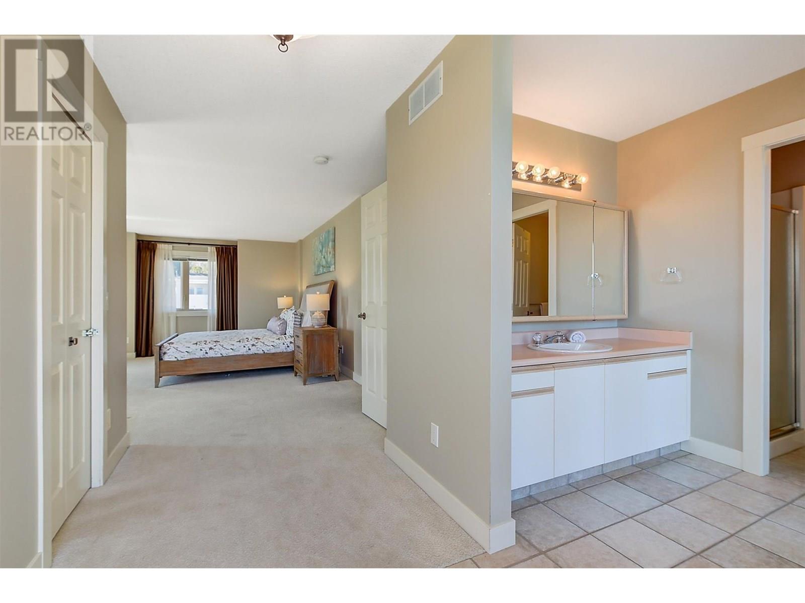  2341 Thacker Drive, West Kelowna