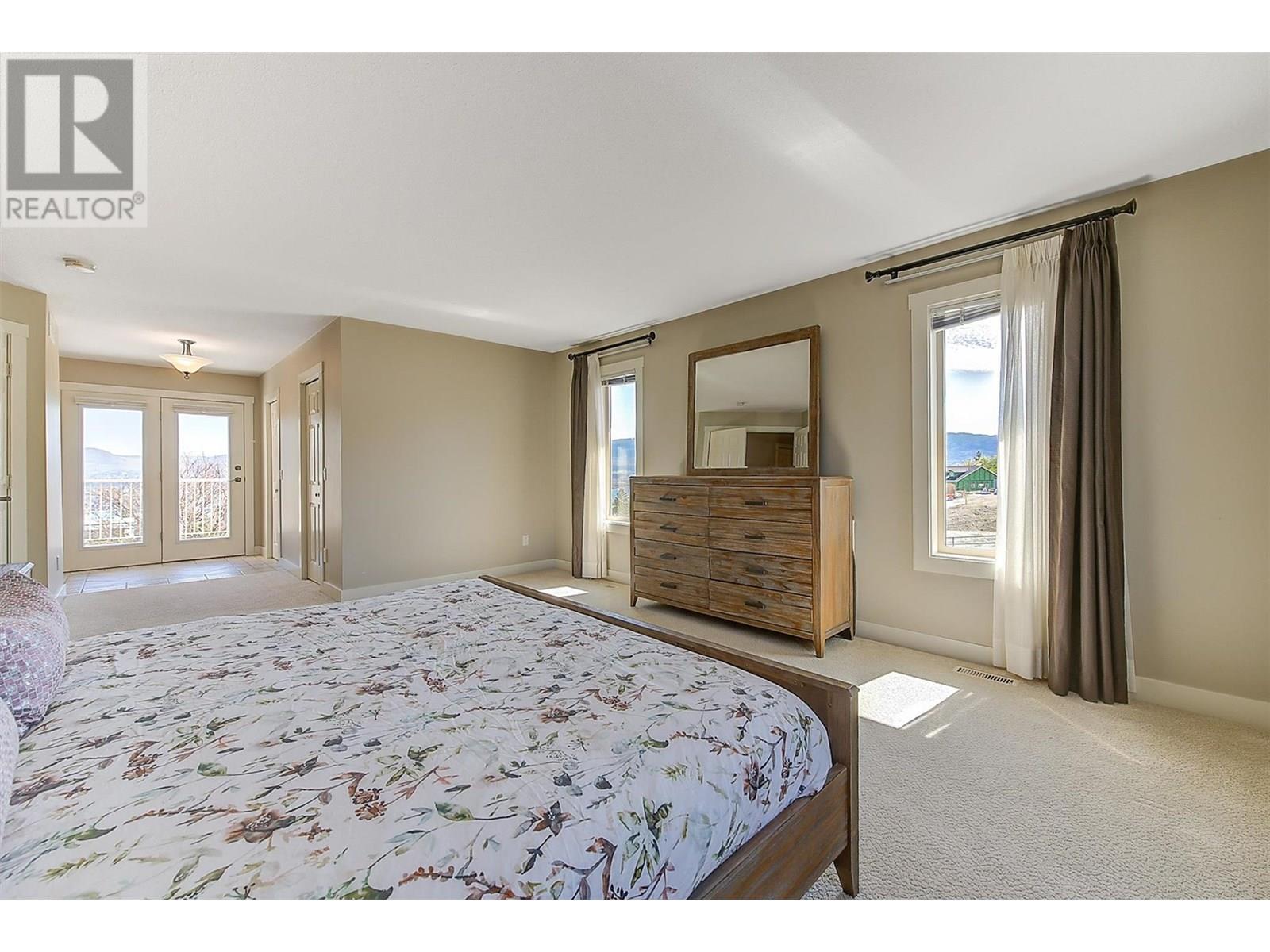  2341 Thacker Drive, West Kelowna