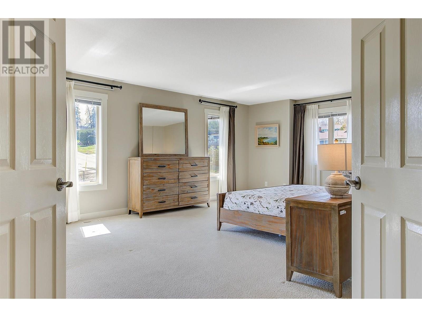  2341 Thacker Drive, West Kelowna