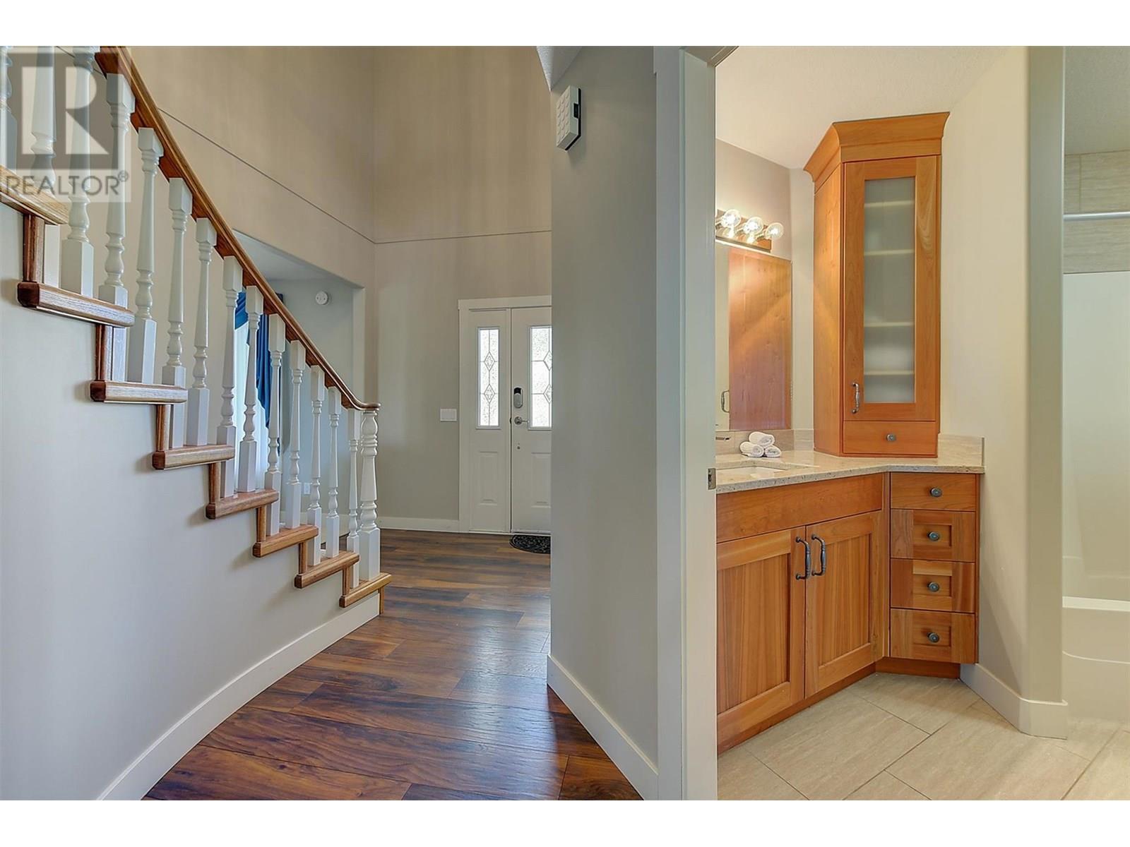  2341 Thacker Drive, West Kelowna